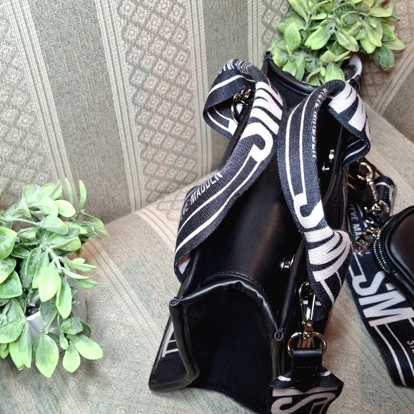 Steve Madden Bwebber Convertible Crossbody Bag - Picture 14 of 16